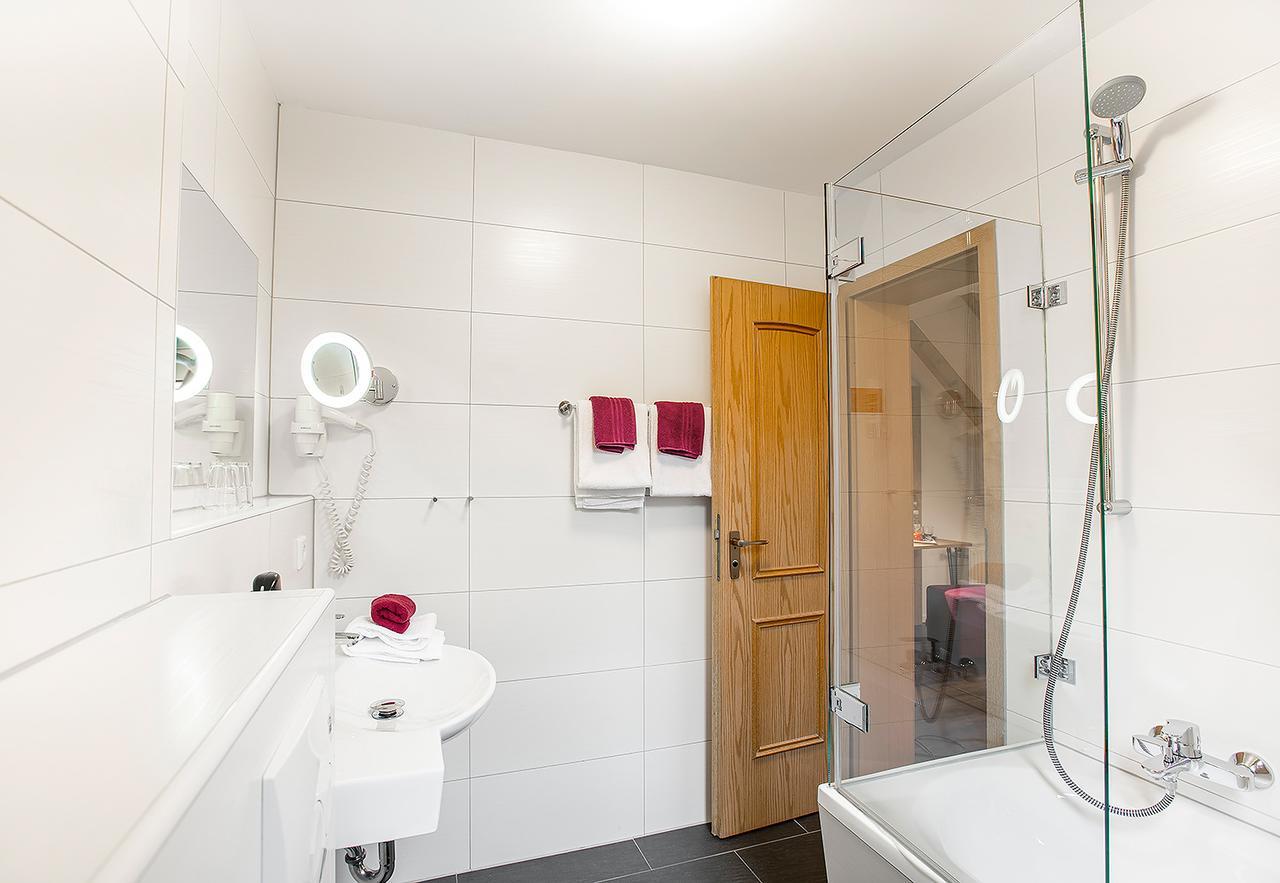 Hotel & Restaurant Lamm Mosbach  Dış mekan fotoğraf